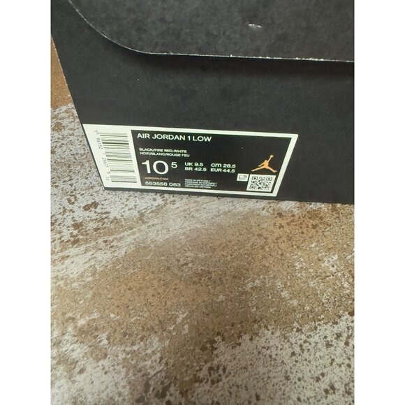 Jordan 1 Low Black Fire Red White Toe Size 10.5- 553558-063 - Picture 10 of 10